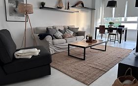 White Cozy Flat In Donostia